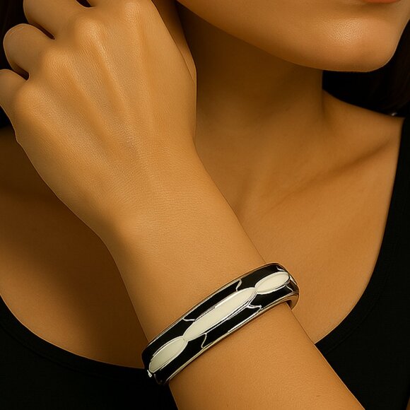 Vintage Premier Designs Enamel Bangle Bracelet Black & Cream Silver-Tone Cuff - Picture 1 of 8